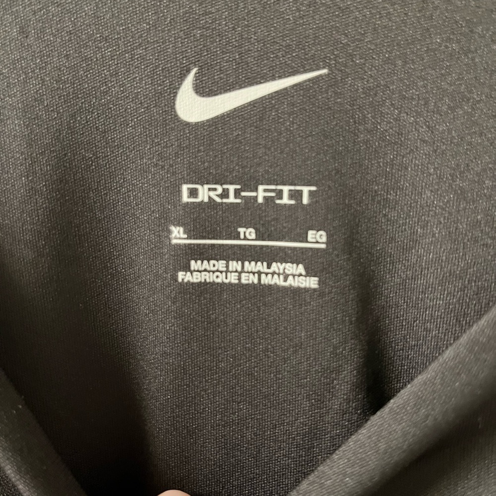 NWT-Nike Men's Long-Sleeve Swim Shirt-XL - Picture 7 of 8